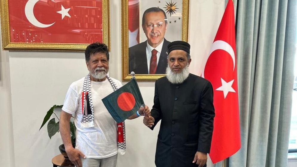 ইসরায়েল থেকে মুক্তি পেয়ে তুরস্কে পৌঁছালেন শহিদুল আলম